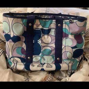 Coach kyra scarf print shoulder and hand